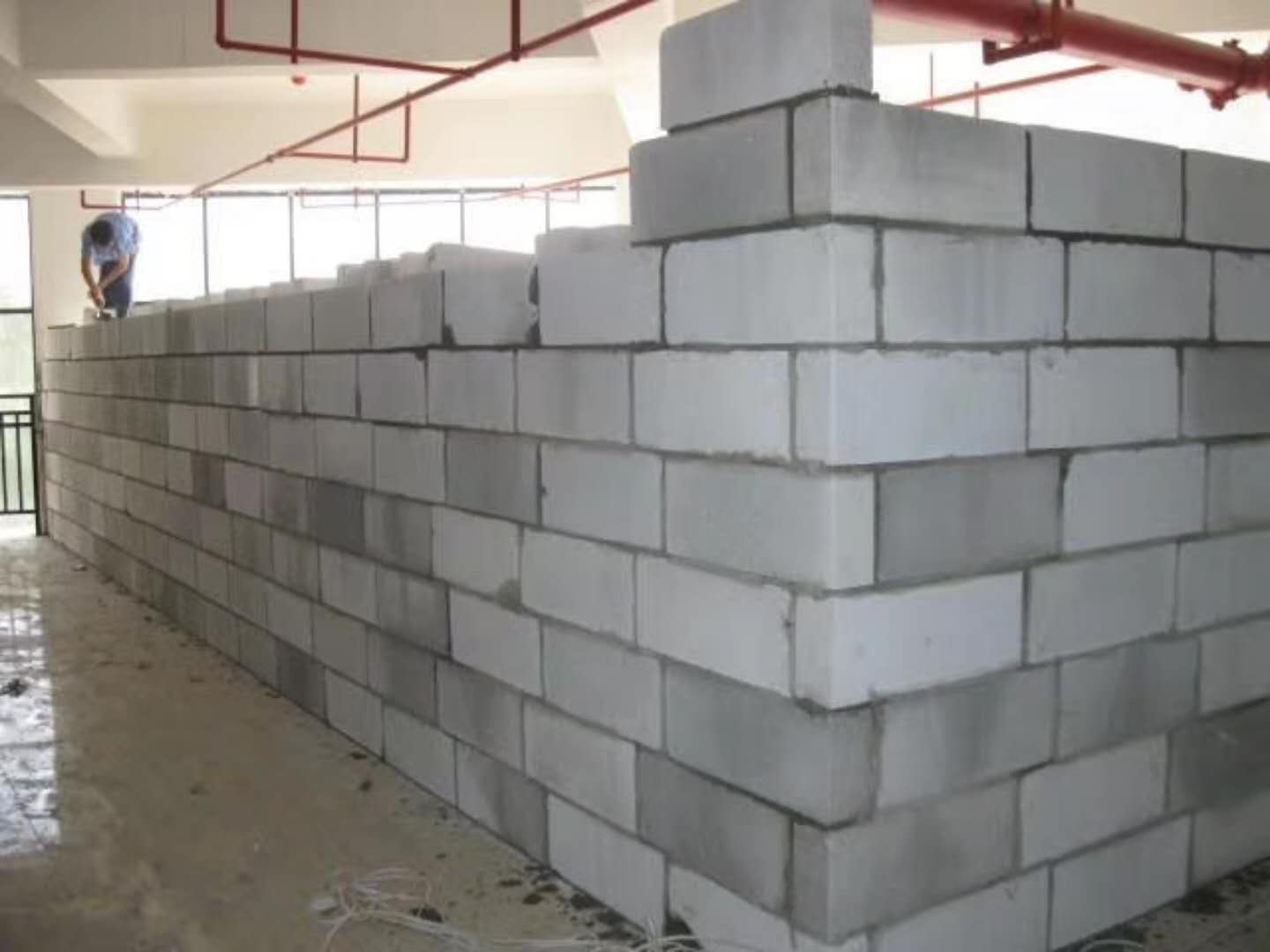秦淮蒸压加气混凝土砌块承重墙静力和抗震性能的研究